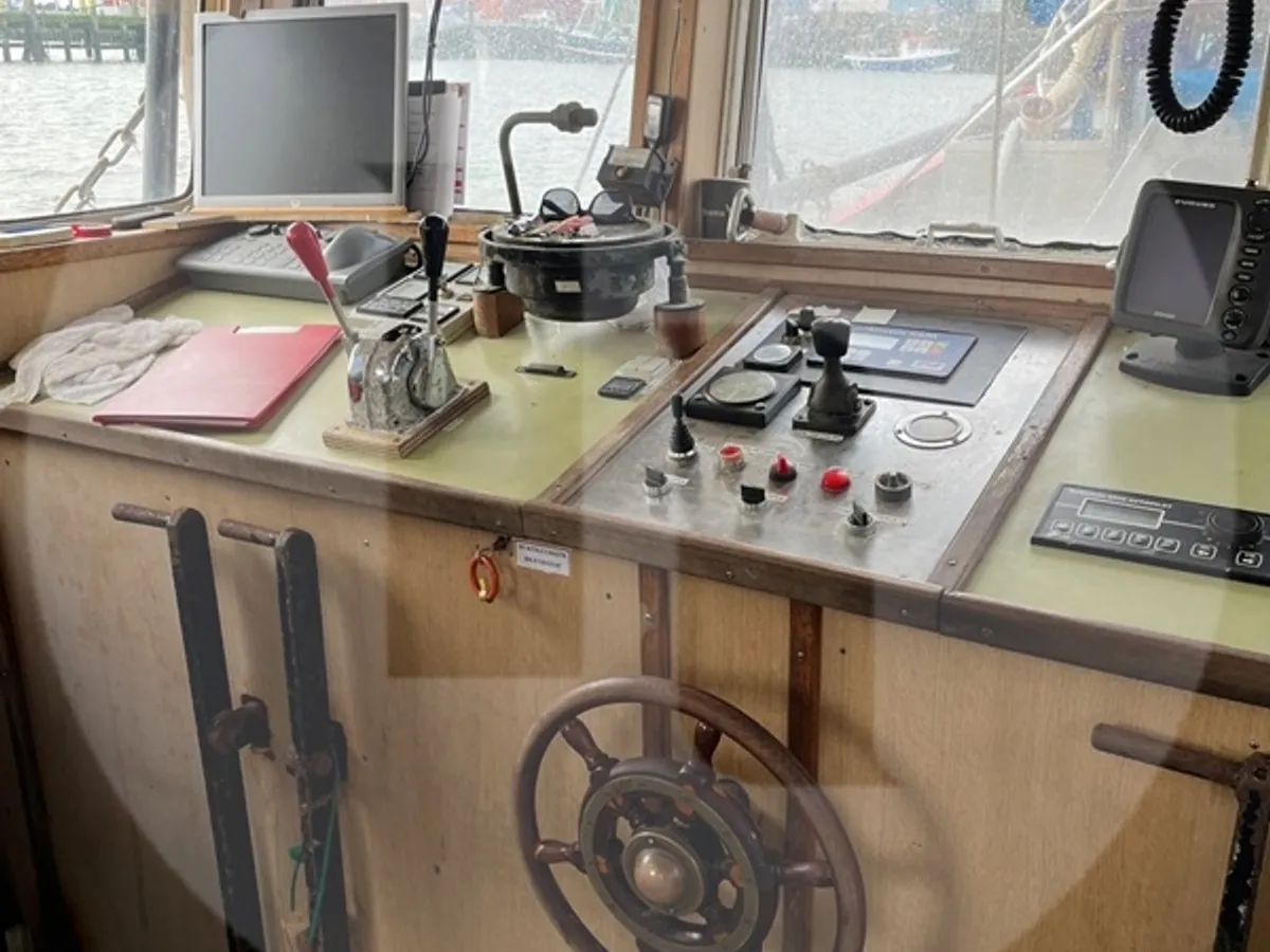 Chalutier à flottaison à vendre