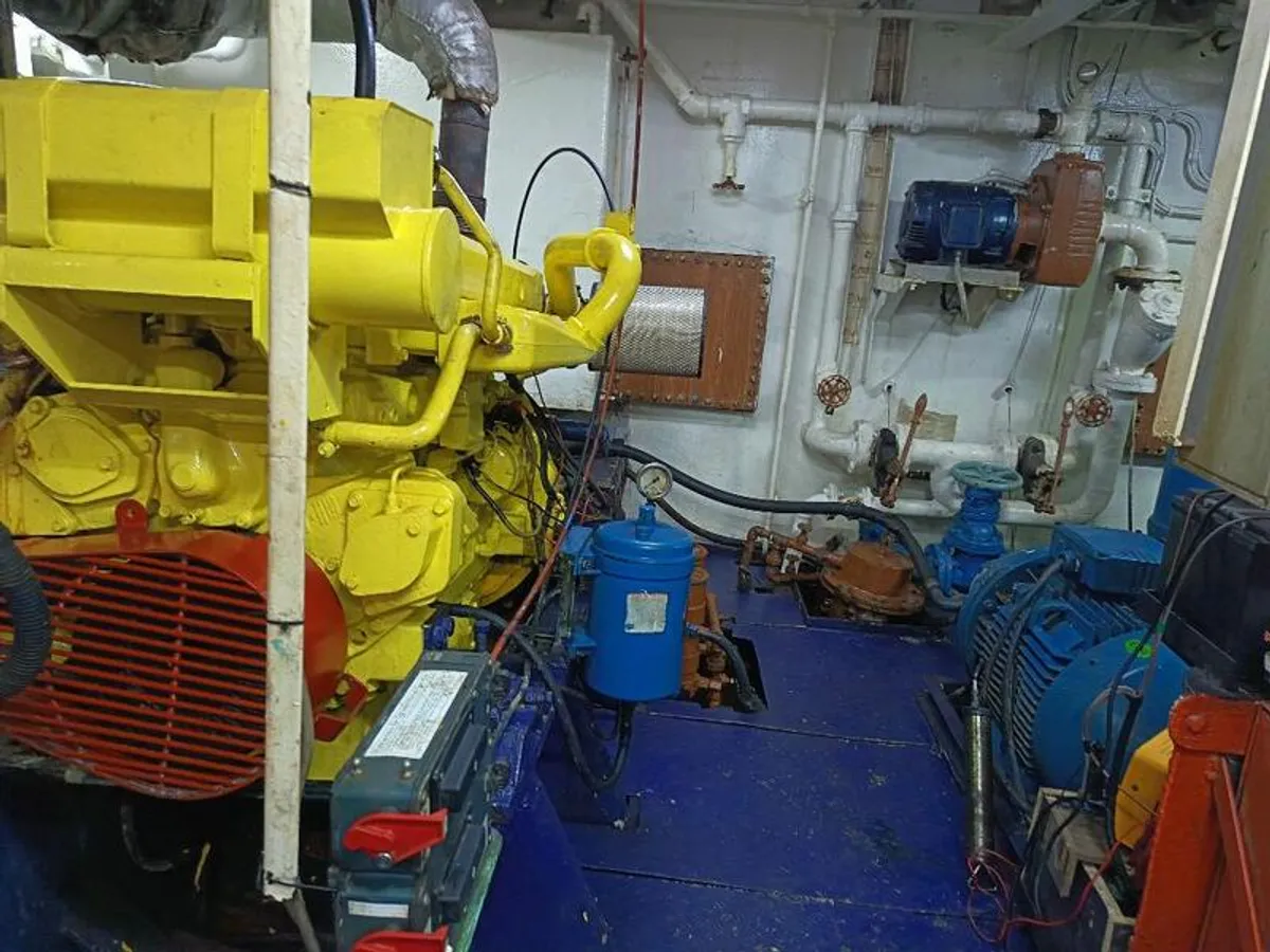 Navire d'approvisionnement à vendre