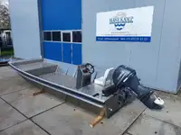 Bateaux de travail à vendre