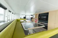 Navire d'arpentage à vendre