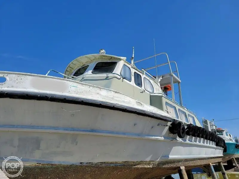 Bateau de transport d'équipage à vendre