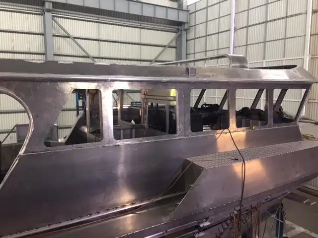 Bateaux de travail à vendre