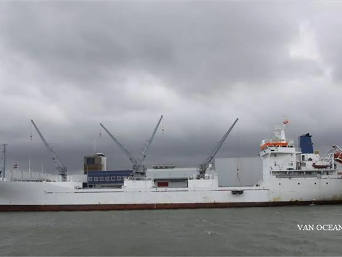 Navire frigorifique à vendre