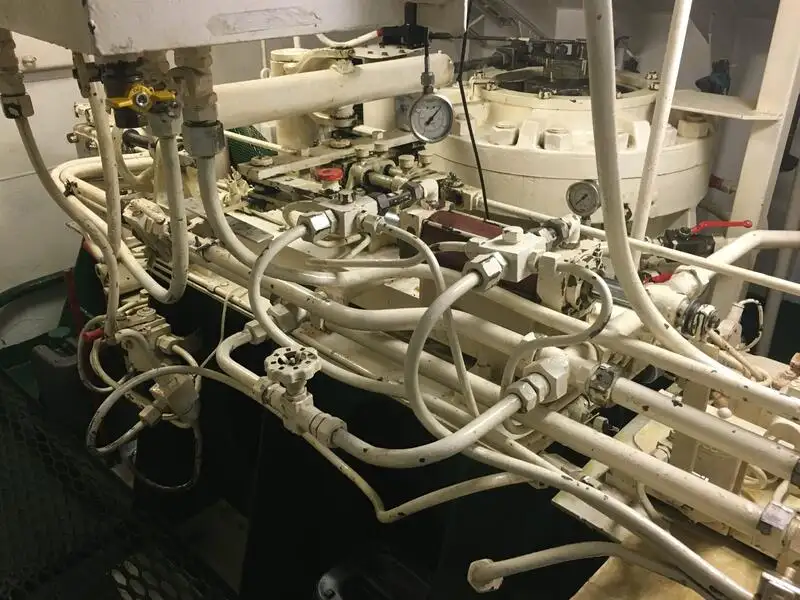 Navire de recherche à vendre