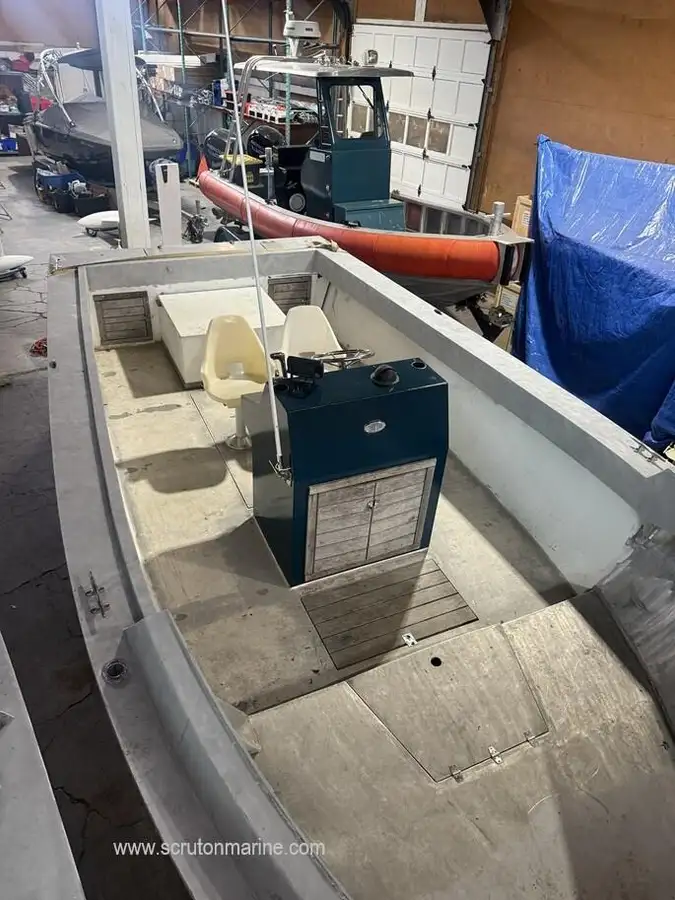 Bateaux de travail à vendre