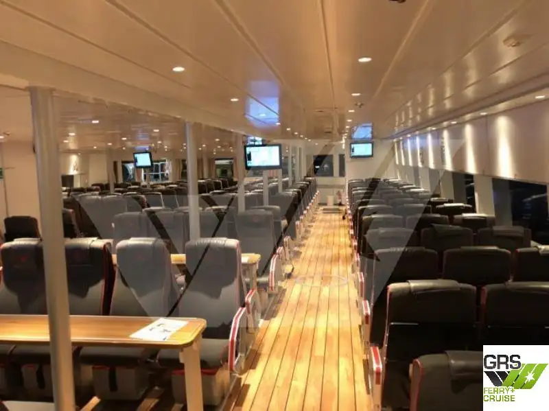 Navire de passagers à vendre
