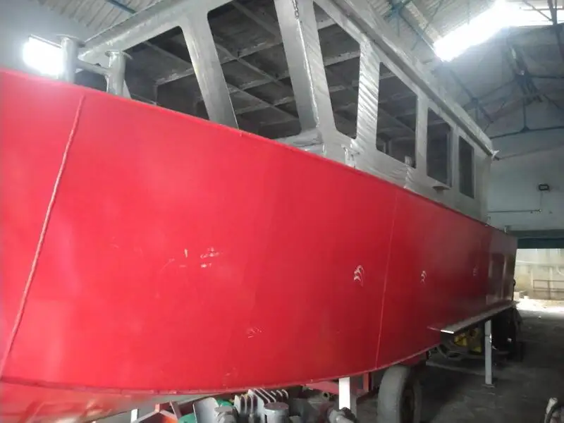 Bateaux de travail à vendre