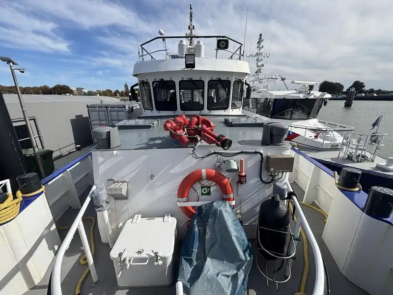 Bateau patrouilleur à vendre
