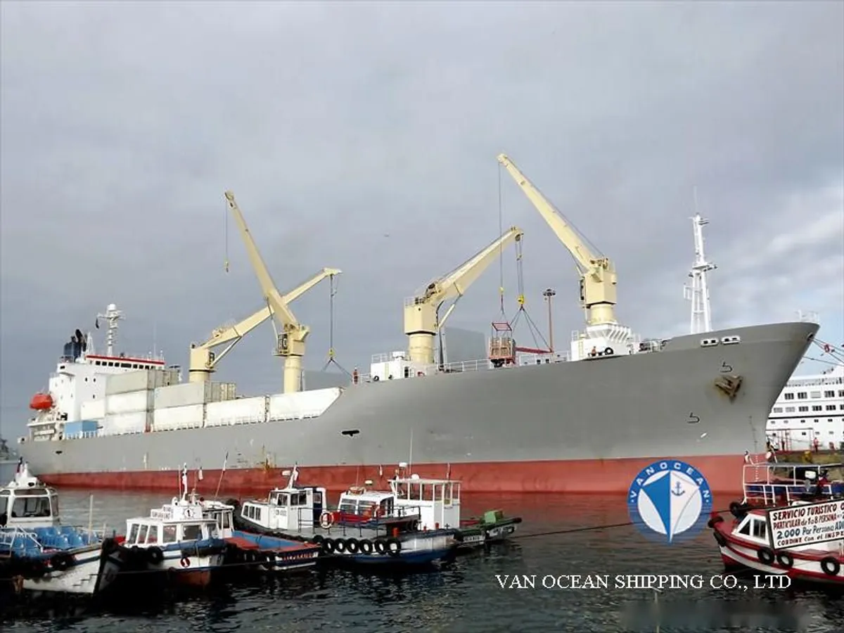 Navire frigorifique à vendre