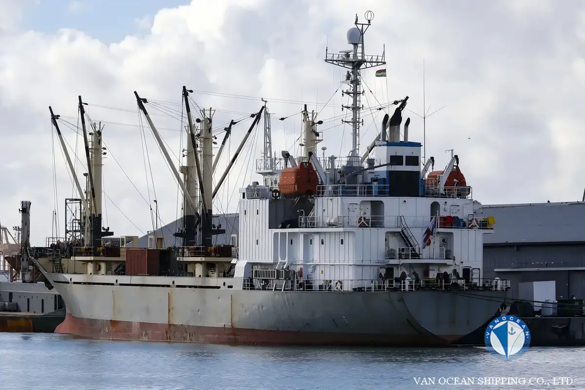 Navire frigorifique à vendre