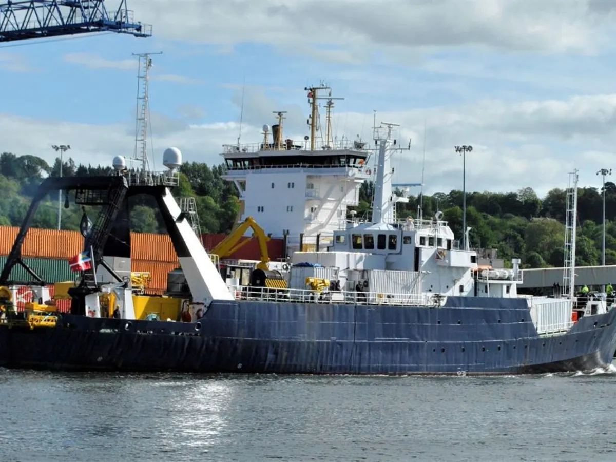 Navire d'approvisionnement à vendre