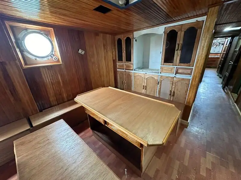 Chalutier à vendre