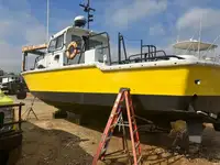 Bateaux de travail à vendre