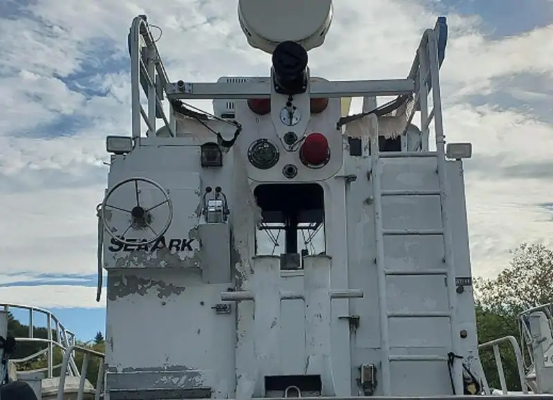 Bateaux de travail à vendre