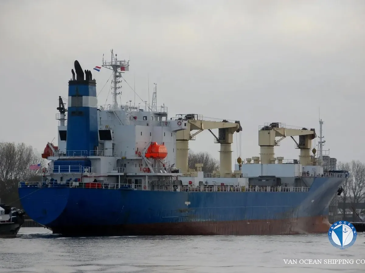 Navire frigorifique à vendre
