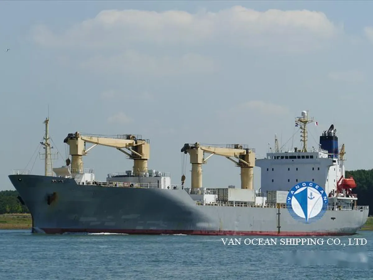 Navire frigorifique à vendre