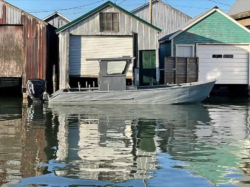 Bateaux de travail à vendre