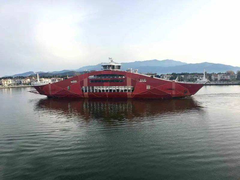 Navire-ferry à vendre
