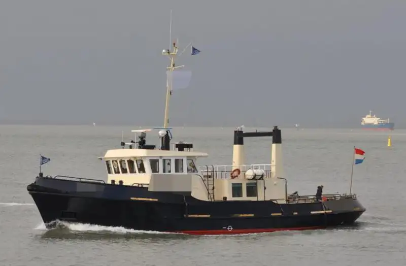 Bateau patrouilleur à vendre