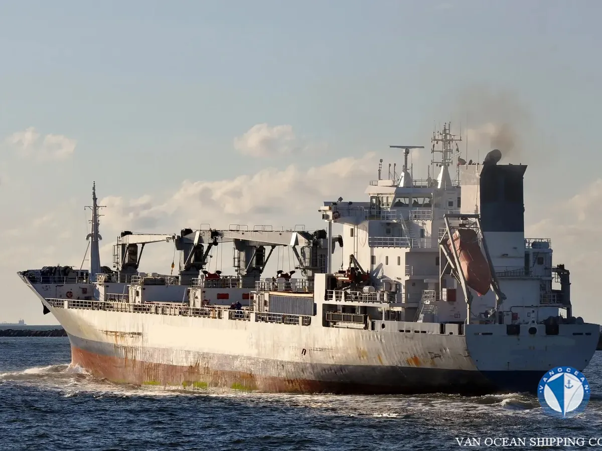 Navire frigorifique à vendre