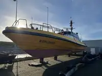 Bateau pilote à vendre