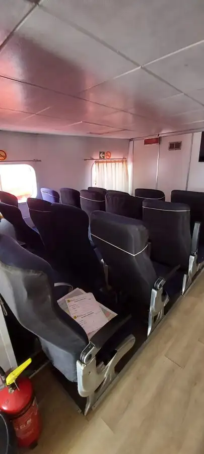 Bateau de transport d'équipage à vendre