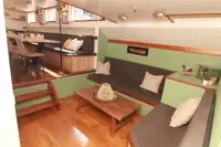Hôtel flottant à vendre