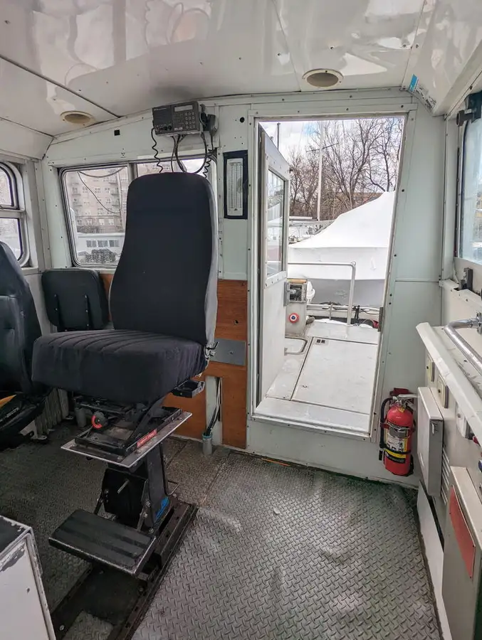 Bateaux de travail à vendre
