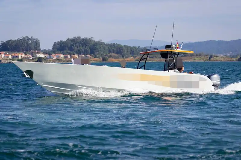 Bateau pneumatique semi-rigide à vendre