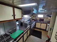 Navire d'approvisionnement à vendre