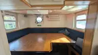 Navire d'arpentage à vendre