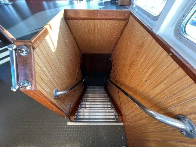 Bateau de transport d'équipage à vendre