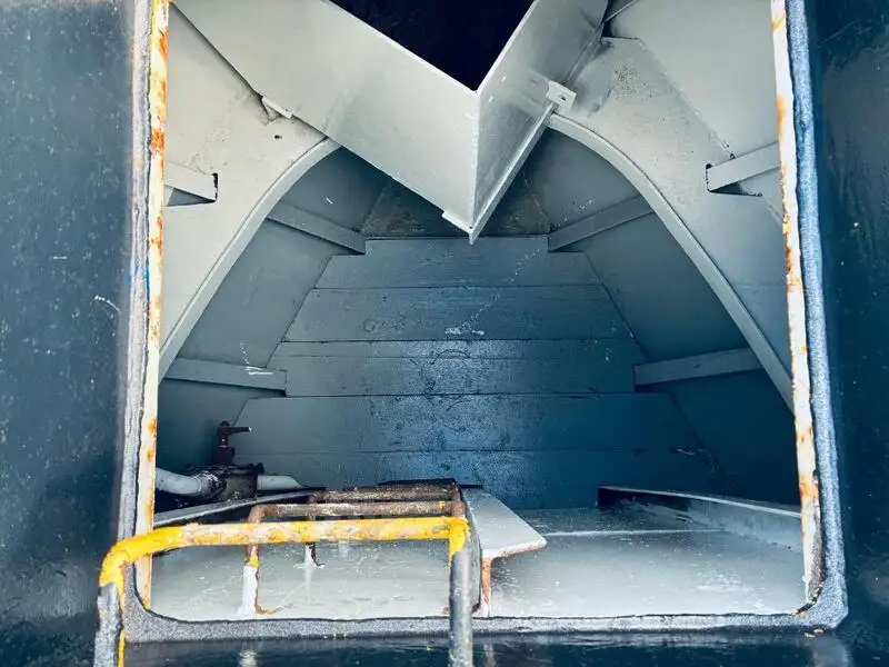 Bateaux de travail à vendre