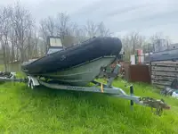 Bateau pneumatique semi-rigide à vendre
