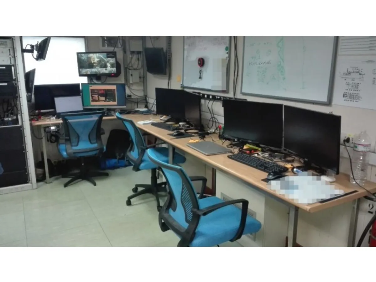 Navire de recherche à vendre