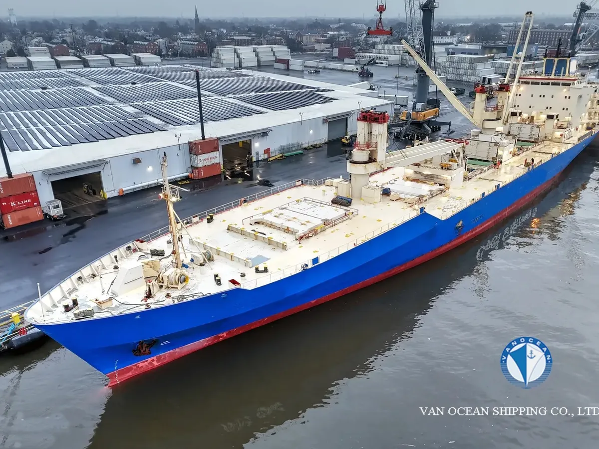 Navire frigorifique à vendre