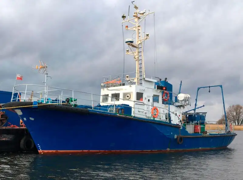 Navire d'arpentage à vendre
