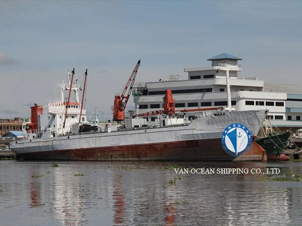 Navire frigorifique à vendre
