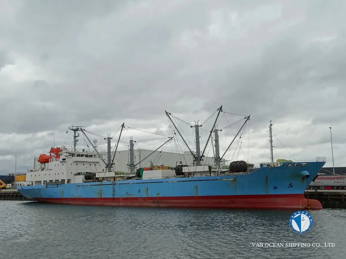 Navire frigorifique à vendre
