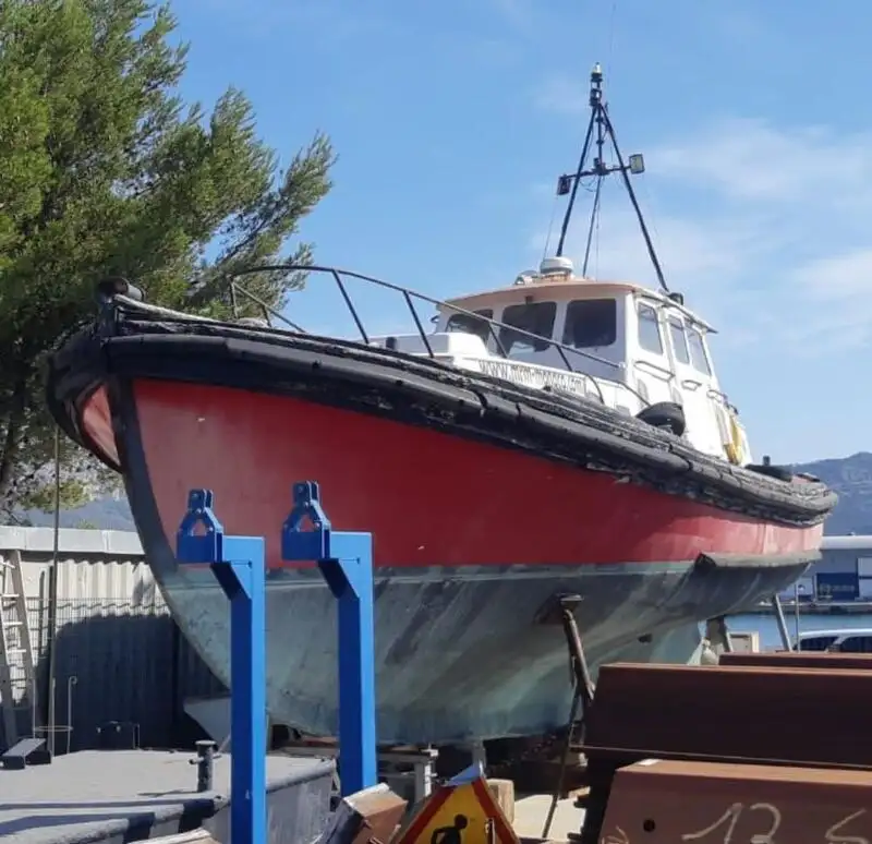 Bateau pilote à vendre