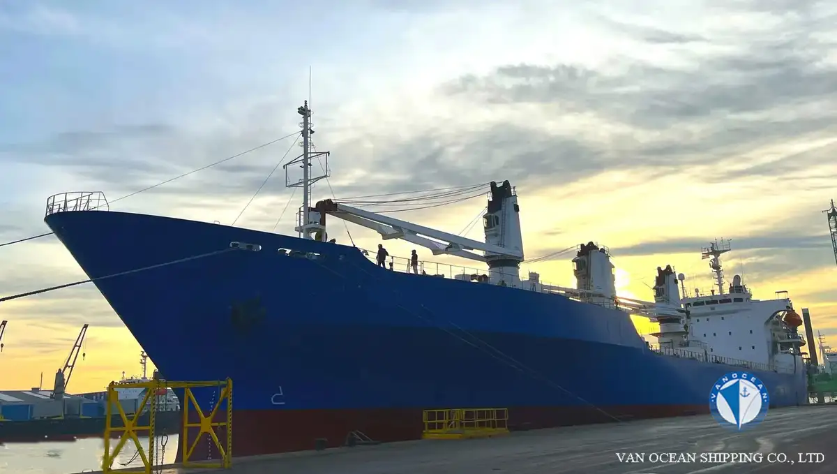 Navire frigorifique à vendre