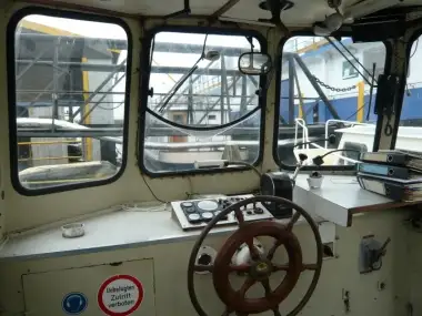 Bateau patrouilleur à vendre