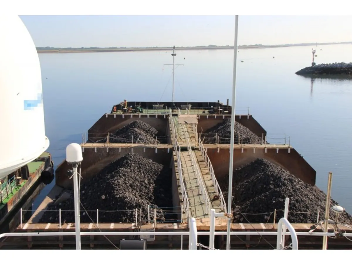 Navire d'approvisionnement à vendre