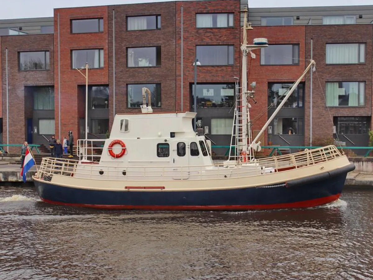 Bateau pilote à vendre
