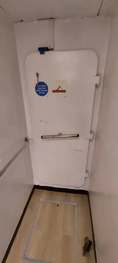 Bateau de transport d'équipage à vendre