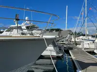 Navire de recherche à vendre