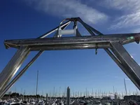 Navire d'arpentage à vendre