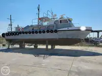 Bateau de transport d'équipage à vendre