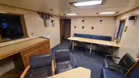 Navire d'approvisionnement à vendre