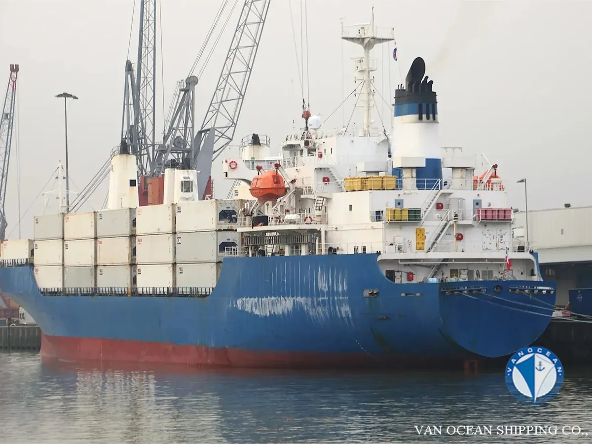 Navire frigorifique à vendre